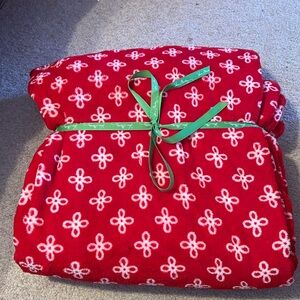 Vera Bradley XL Throw Blanket - Red/White Mini Concerto
